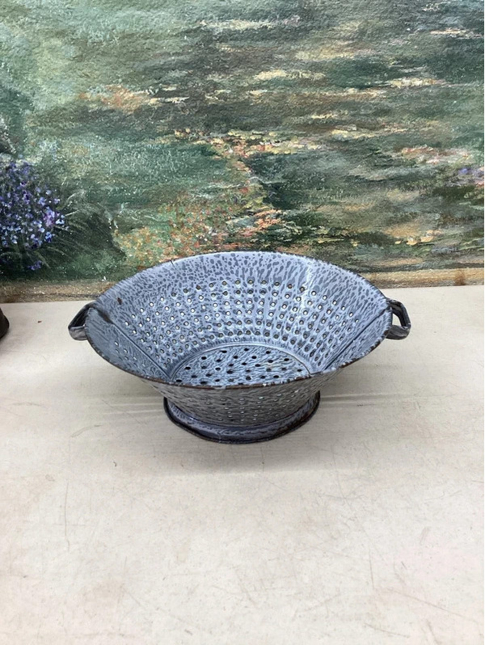 Vintage Graniteware Enamelware 11” colander